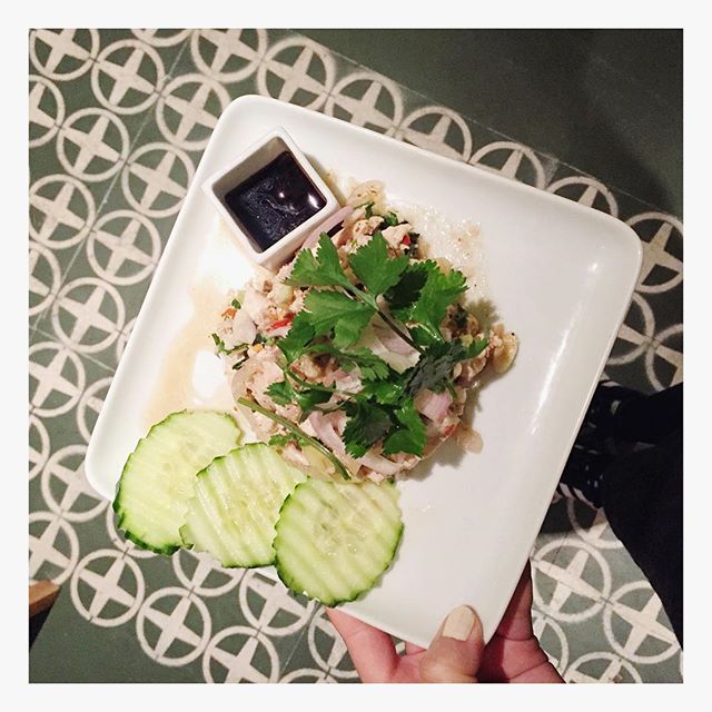 Ce midi on déguste le #laabkai, la délicieuse salade de poulet haché ! Miam 🍽 #MonsieurK #kapunka #kapunkaparis #restaurant #paris #thaifood #thai #love #instafood #food #foodart #foodstagram #lefooding @lefooding #delicious #igersparis #eeeeats #instafitness #instahealthy #yummy #eat #lovefood #cooking #nutrition #lowcarbhighfat #cleaneating #getfit #healthylifestyle